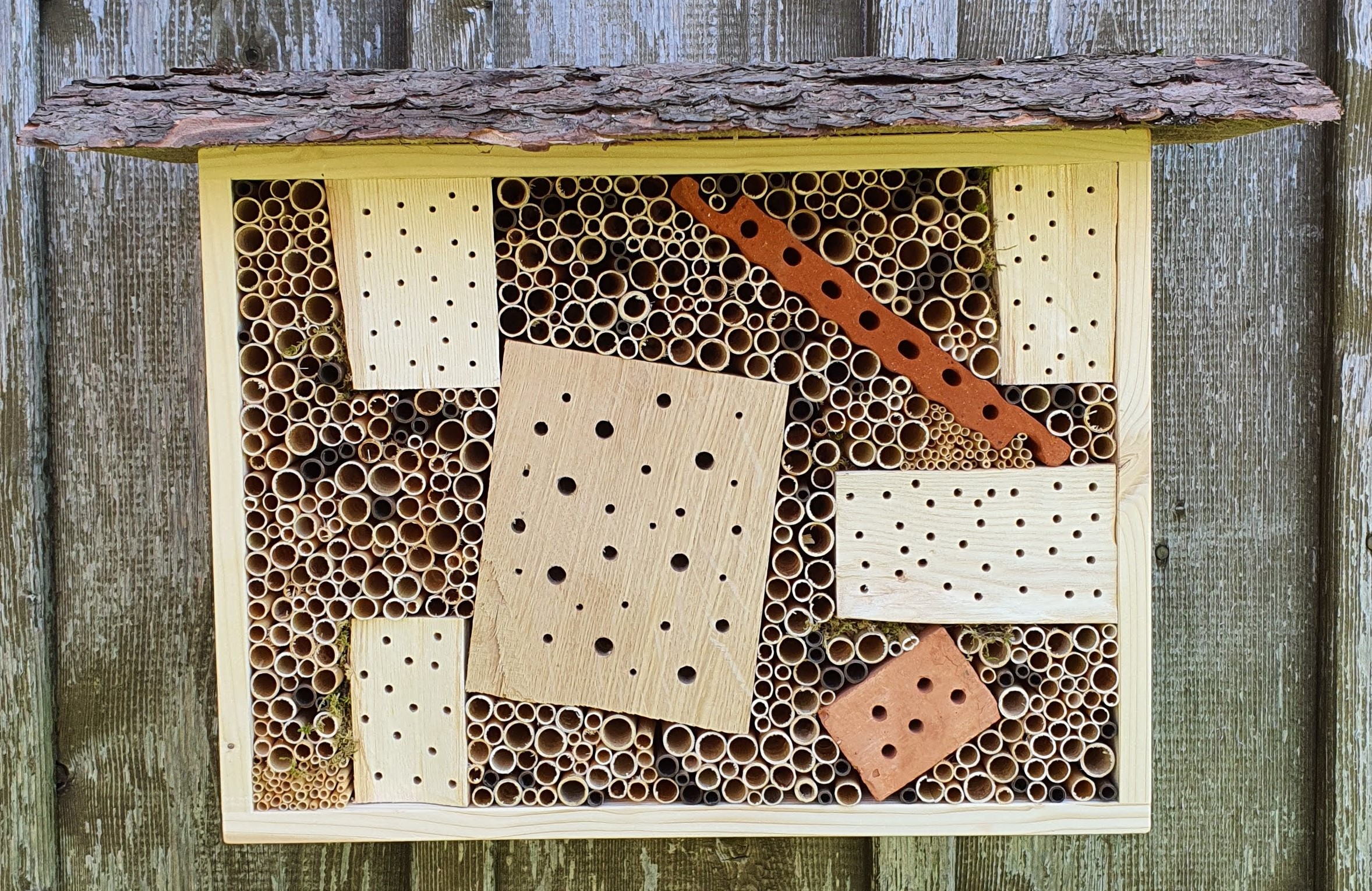 Insektenhotel Mittel – Bild 2